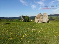 Říčky v O.h. - vybavený apartmán (byt) Orlické hory, 49m2 + terasa 6 m2 - okolí Říček - Menhiry