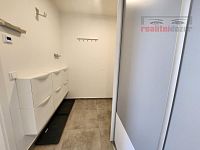 Nájem bytu 2kk 50 m2, část. vybavený, vč. spotřebičů, sklep 5 m2 - Chodba bytu