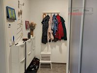 Nájem bytu 2kk 50 m2, perfektní stav, vybavený, vč. spotřebičů - Chodba