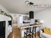 Nájem bytu 2kk 50 m2, perfektní stav, vybavený, vč. spotřebičů - Pokoj s kuchyní