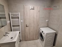 Nájem bytu 1+kk s balkonem, šatnou a sklepem Brno – Žebětín,  výstavba Kamechy II., novostavba - 6.jpg