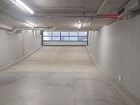 Nájem bytu 2kk + šatna, 56 m2 + balkon 6 m2, sklep 5 m2, kompletně zařízen, vč. park. stání - Vjezd do garáží