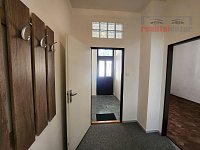 Nájem bytu  2+1, Brno - Husovice, cihla, 64 m2, ul. Nováčkova - pouze pro studenty, 3 osoby - Chodba, předsíň