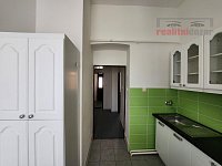 Nájem bytu  2+1, Brno - Husovice, cihla, 64 m2, ul. Nováčkova - pouze pro studenty, 3 osoby - Kuchyně a chodba