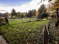 Dům k rekonstrukci s uzavřeným dvorem v obci Útěchovice - Fotka 14