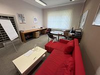 Pronájem kancelářských prostor v centru Pelhřimova - Fotka 2