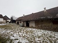Dům s uzavřeným dvorem v Ůtěchovicích u Hořepníka - Fotka 10