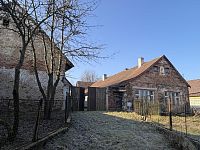 Dům s uzavřeným dvorem v obci Útěchovice u Hořepníka