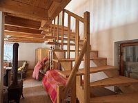 Nemovitost s uzavřeným dvorem v obci Metánov - Fotka 12