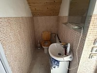 Nemovitost s uzavřeným dvorem v obci Metánov - Fotka 15