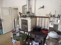 Nemovitost s uzavřeným dvorem v obci Metánov - Fotka 17