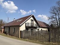 Nemovitost s uzavřeným dvorem v obci Metánov - Fotka 2