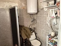 Nemovitost s uzavřeným dvorem v obci Metánov - Fotka 20