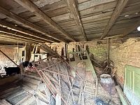 Nemovitost s uzavřeným dvorem v obci Metánov - Fotka 25