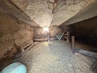 Nemovitost s uzavřeným dvorem v obci Metánov - Fotka 26