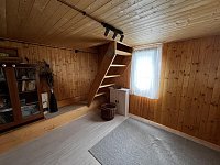 Novostavba chaty na polosamotě u Pelhřiimova - Fotka 10