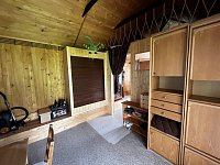 Novostavba chaty na polosamotě u Pelhřiimova - Fotka 7