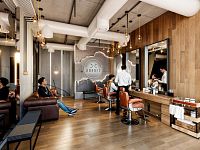 Komerční prostor na Kubánském náměstí. Přímý vstup z ulice. Ihned k dispozici.