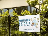 Moderní rodinný dům se zahradou v klidné lokalitě Prahy 10. - Signature Kolovraty - developer GARTAL - Mateřská škola.jpg