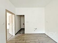 Prodej zrekonstruovaného bytu v Trutnově, v ulici Voletinská. - IMG_9116.jpeg