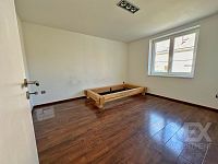 Prodej rodinného domu ve velmi dobrém stavu - obec Ostrov, okres Chrudim - IMG_5666.jpeg