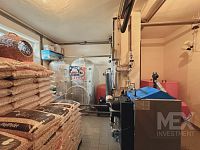 Prodej krásného rodinného domu v obci Roveň - photo-output_9.jpeg