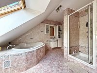 Prodej rodinného domu s velkou zahradou v obci Rybníček - IMG_0558.jpeg