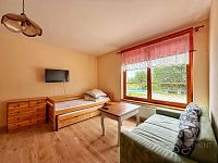 Prodej rodinného domu s velkou zahradou v obci Rybníček - IMG_0567.jpeg