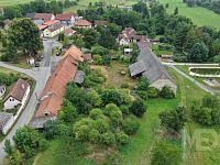 Prodej zemědělské usedlosti v obci Kojovice - dji_fly_20250721_143748_0496_1753214628679_photo.jpeg