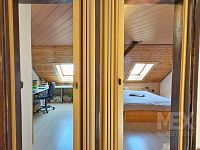 Prostorný rodinný dům 7+1 se zahradou ve Stěžerách - IMG_7753.jpeg