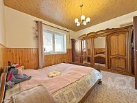 Prostorný rodinný dům 7+1 se zahradou ve Stěžerách - IMG_7763.jpeg