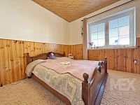 Prostorný rodinný dům 7+1 se zahradou ve Stěžerách - IMG_7767.jpeg