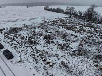 Prodej stavebního pozemku 817 m2 v obci Rožďalovice - dji_fly_20260115_102406_0632_1768470248766_photo.jpg