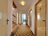 Prodej zachovalého rodinného domu v Červeném Kostelci v klidné lokalitě - IMG_9659.jpeg