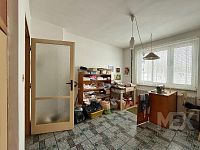 Prodej zachovalého rodinného domu v Červeném Kostelci v klidné lokalitě - IMG_9661.jpeg