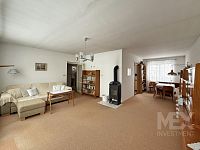 Prodej zachovalého rodinného domu v Červeném Kostelci v klidné lokalitě - IMG_9673.jpeg