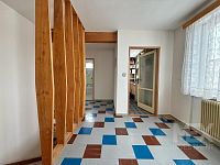 Prodej zachovalého rodinného domu v Červeném Kostelci v klidné lokalitě - IMG_9681.jpeg