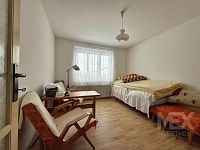 Prodej zachovalého rodinného domu v Červeném Kostelci v klidné lokalitě - IMG_9683.jpeg