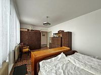 Prodej zachovalého rodinného domu v Červeném Kostelci v klidné lokalitě - IMG_9685.jpeg