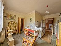 Prodej rodinného domu v klidné ulici v obci Holohlavy - IMG_9948.jpeg