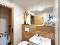 Prodej ubytovacího zařízení v obci Chroustov - Úhlejov - IMG_4357.jpeg