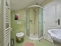 Moderní rodinný dům s bazénem a zimní zahradou v žádané části Náchoda - IMG_0528.jpeg