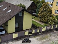 Moderní rodinný dům s bazénem a zimní zahradou v žádané části Náchoda