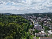 Moderní rodinný dům s bazénem a zimní zahradou v žádané části Náchoda - IMG_0566.jpeg
