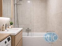 Prodej bytu 4+1 s lodžií, Tábor - S.N.L. - Koupelna ilustr..jpg