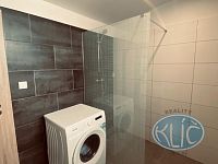 Pronájem zrenovovaného bytu 2+1 s parkovacím stáním, Tábor - Měšice - IMG_6743.jpg