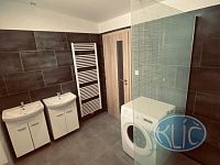 Pronájem zrenovovaného bytu 2+1 s parkovacím stáním, Tábor - Měšice - IMG_6746.jpg