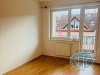 Pronájem zděného bytu 2+kk s lodžií, Tábor - Nerudova - IMG_7979.jpg