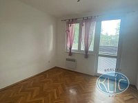 Pronájem zděného bytu 3+1 s balkonem, Tábor - Blanické předměstí - IMG_7472.jpg