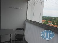 Pronájem zrenovovaného a částečně vybaveného 1+kk se zasklenou lodžií, Tábor - Nách. sídliště - DSCN1408.JPG